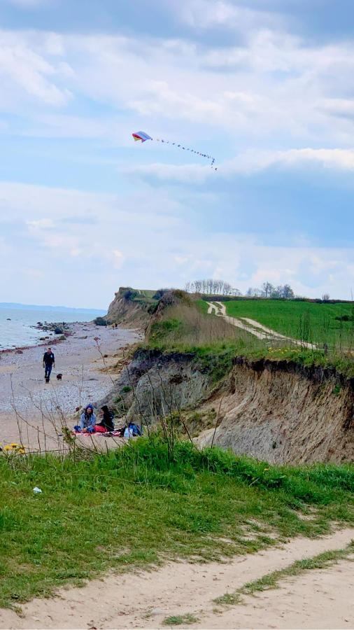 Segelund - Zeit Fuer Uns- Ruhige Und Sonnige Ferienwohnung Mit Terrasse Und Garten Nahe Strand Und Ostsee Schonhagen  Ngoại thất bức ảnh