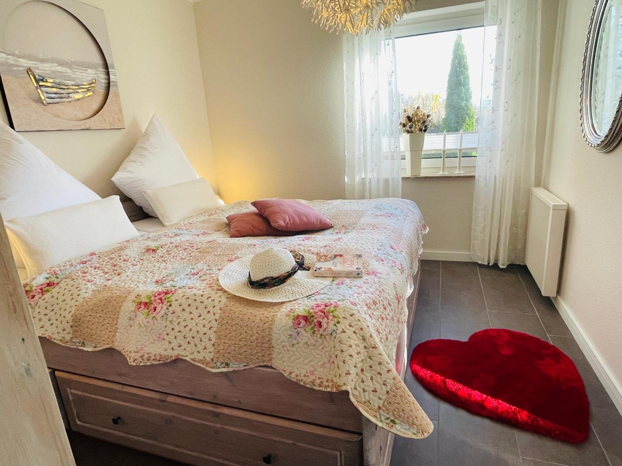 Segelund - Zeit Fuer Uns- Ruhige Und Sonnige Ferienwohnung Mit Terrasse Und Garten Nahe Strand Und Ostsee Schonhagen  Ngoại thất bức ảnh