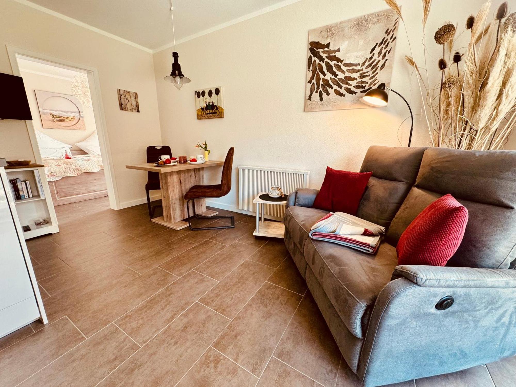 Segelund - Zeit Fuer Uns- Ruhige Und Sonnige Ferienwohnung Mit Terrasse Und Garten Nahe Strand Und Ostsee Schonhagen  Ngoại thất bức ảnh